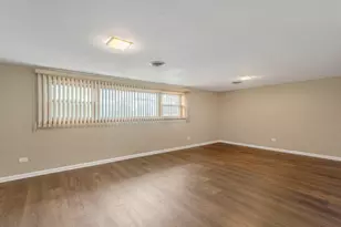 10801 S Tripp Ave, Oak Lawn, IL 60453 - Photo 10
