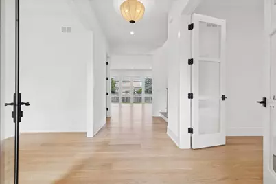 580 S Kearsage Avenue, Elmhurst, IL 60126 - Photo 2