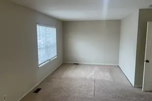 690 Zachary Dr, Romeoville, IL 60446 - Photo 8