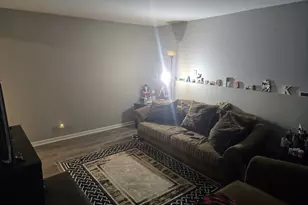 1105 Indian Ave, Aurora, IL 60505 - Photo 6