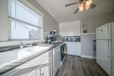 409 W Lincoln Street, Mount Morris, IL 61054 - Photo 6