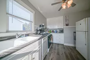 409 W Lincoln St, Mount Morris, IL 61054 - Photo 6