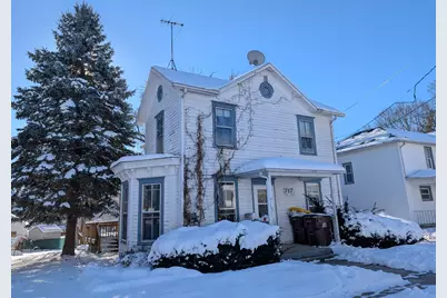 717 W Pleasant Street, Freeport, IL 61032 - Photo 16
