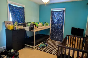 717 W Pleasant St, Freeport, IL 61032 - Photo 4