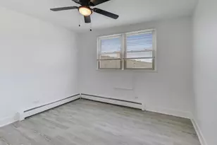 7200 N Claremont Ave, Chicago, IL 60645 - Photo 12