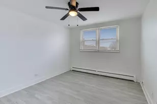 7200 N Claremont Ave, Chicago, IL 60645 - Photo 10