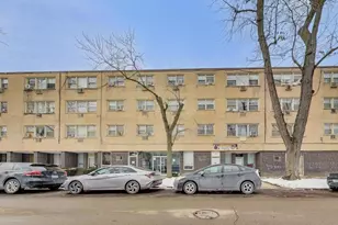 7200 N Claremont Ave, Chicago, IL 60645 - Photo 2
