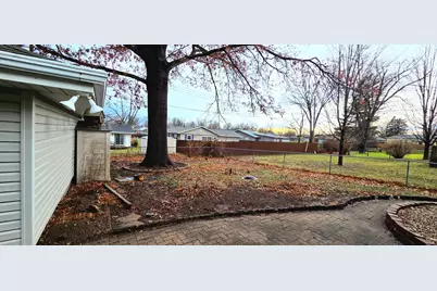 2514 W Nottingham Place, Peoria, IL 61614 - Photo 26