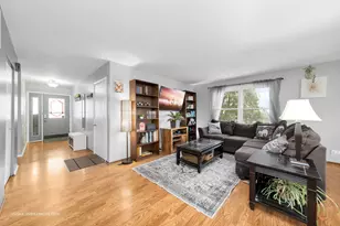 2S021 Lexington Ct, Warrenville, IL 60555 - Photo 10