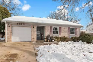2S021 Lexington Ct, Warrenville, IL 60555 - Photo 2
