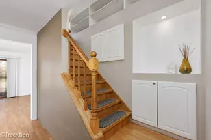 8829 Skyline Dr, Burr Ridge, IL 60527 - Photo 12