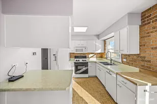 [Address not provided], Winfield, IL 60190 - Photo 8