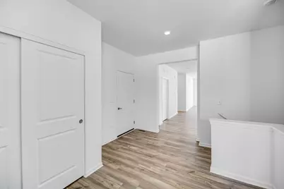 375 S Constitution Drive, Aurora, IL 60506 - Photo 2