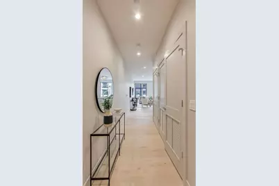 1317 N Western Avenue #203, Chicago, IL 60622 - Photo 2