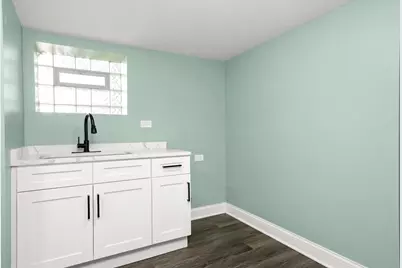 10436 S Eberhart Avenue, Chicago, IL 60628 - Photo 22