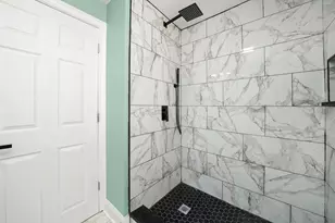 10436 S Eberhart Ave, Chicago, IL 60628 - Photo 16