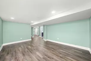 10436 S Eberhart Ave, Chicago, IL 60628 - Photo 20