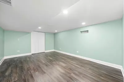 10436 S Eberhart Avenue, Chicago, IL 60628 - Photo 18