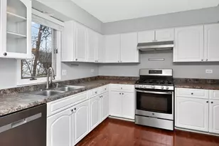 806 Hillview Dr, Lemont, IL 60439 - Photo 6