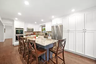 5238 Pratt Ave, Skokie, IL 60077 - Photo 10