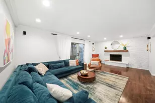 5238 Pratt Ave, Skokie, IL 60077 - Photo 12