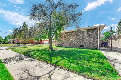 816 Mackinaw Avenue #WEST, Calumet City, IL 60409 - Photo 2