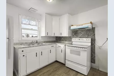 4381 Safford Road, Rockford, IL 61101 - Photo 8