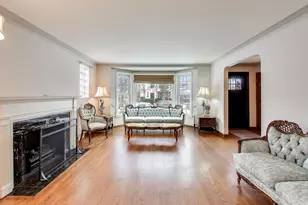 6230 N Troy St, Chicago, IL 60659 - Photo 6
