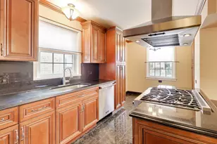 6230 N Troy St, Chicago, IL 60659 - Photo 10