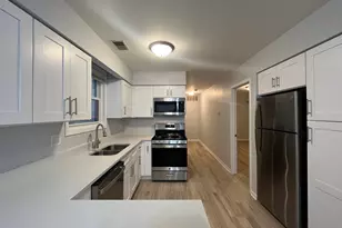 449 W 37th St, Chicago, IL 60609 - Photo 12