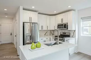 823 N La Grange Rd, La Grange Park, IL 60526 - Photo 2