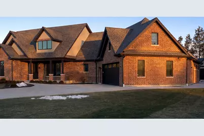 740 67th Place, Willowbrook, IL 60527 - Photo 1