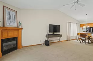 2422 Arnold Ave, Rockford, IL 61108 - Photo 10