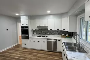 1136 Laurel Ln, Naperville, IL 60540 - Photo 6