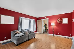 922 S Mill St, Pontiac, IL 61764 - Photo 4