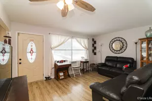 52 Wren Rd, Carpentersville, IL 60110 - Photo 4