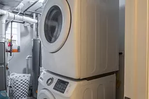 10810 N Hamlin Ave, Chicago, IL 60624 - Photo 8