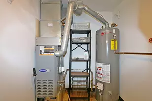 10400 Circle Dr S, Oak Lawn, IL 60453 - Photo 18