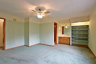 10400 Circle Dr S, Oak Lawn, IL 60453 - Photo 10