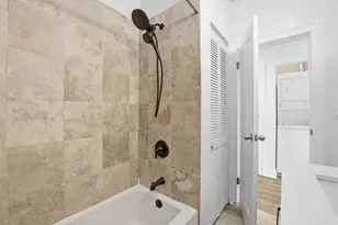 2234 W Roscoe St, Chicago, IL 60618 - Photo 6