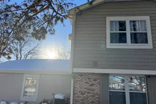 27W300 Melrose Ln, Winfield, IL 60190 - Photo 2