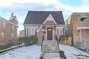 8352 S St Lawrence Ave, Chicago, IL 60619 - Photo 2