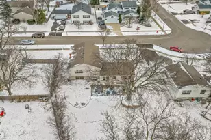 681 Windemere Ln, Lake Zurich, IL 60047 - Photo 42