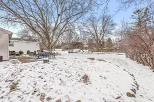 681 Windemere Ln, Lake Zurich, IL 60047 - Photo 36