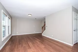 720 Huntly Ct, Schaumburg, IL 60194 - Photo 4