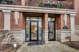 2811 N Bell Ave, Chicago, IL 60618 - Photo 2