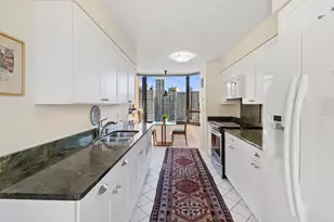 1410 N State Pkwy, Chicago, IL 60610 - Photo 14