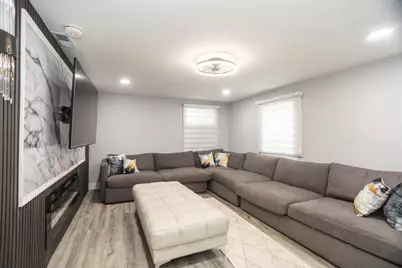 9945 Sunnyside Avenue, Schiller Park, IL 60176 - Photo 18