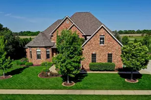 2602 Castlerock Dr, Urbana, IL 61802 - Photo 2