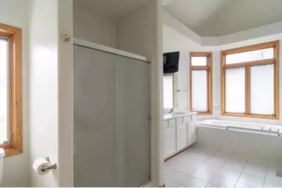 922 W Chesterfield Court, Palatine, IL 60067 - Photo 4